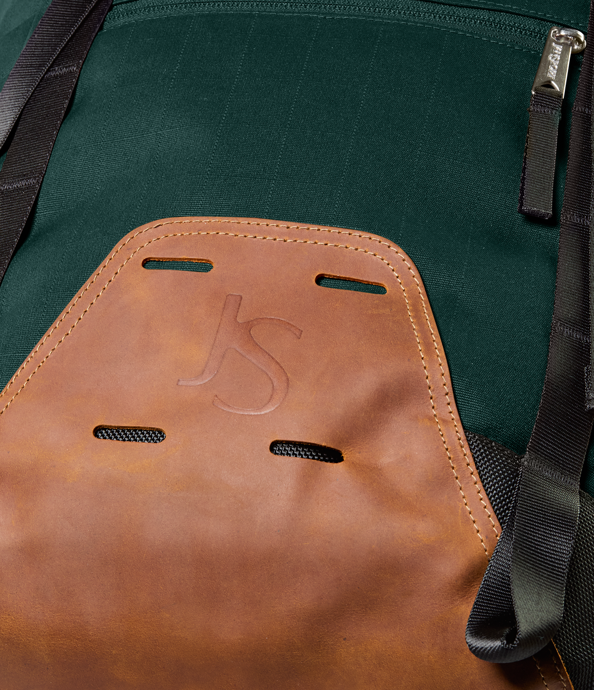 cruiser-rucksack-x6 JS0A86EP7F7-DET4.png