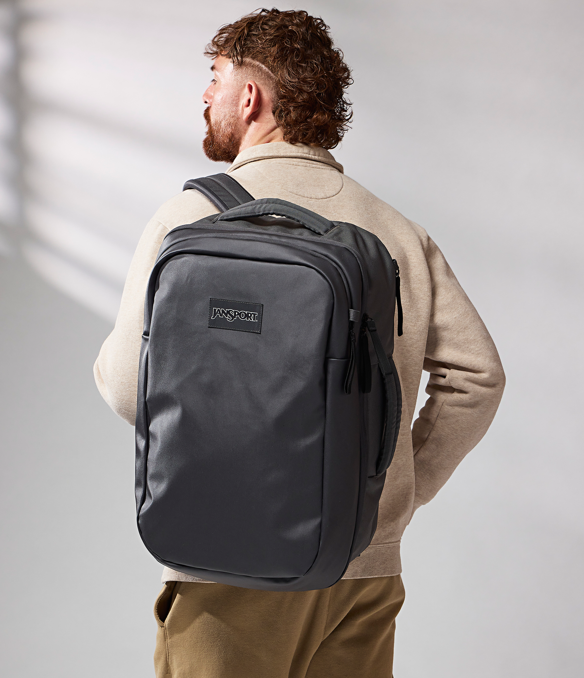 good-latitude-travel-pack-40l-u3 JS0A86EUDMX-MODEL.png