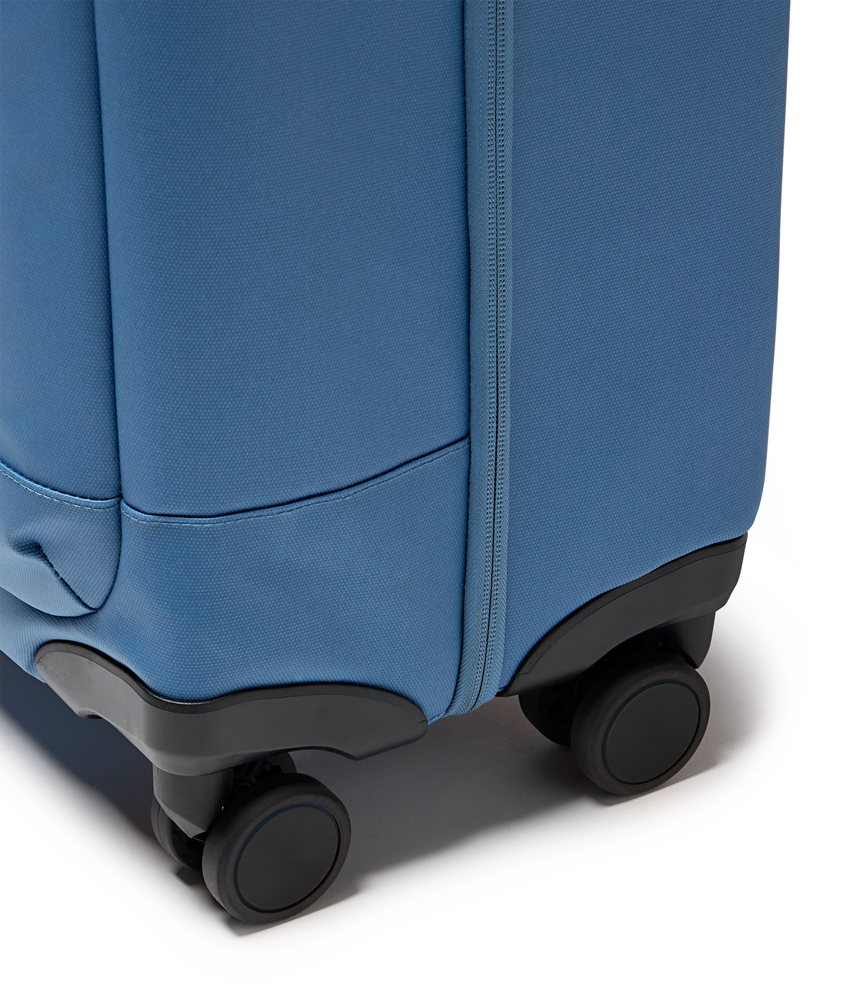 good-latitude-22-carry-on-h2 JS0A8E8BEW5-DET4.png